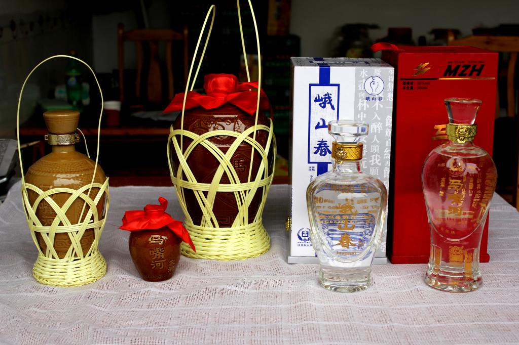 张场白酒简介
